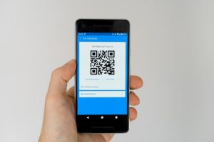 Read more about the article Technologia a pamięć: nowoczesne metody upamiętniania